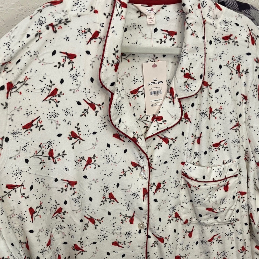 Secret Treasures cardinal print pajamas Set - Picture 3 of 10